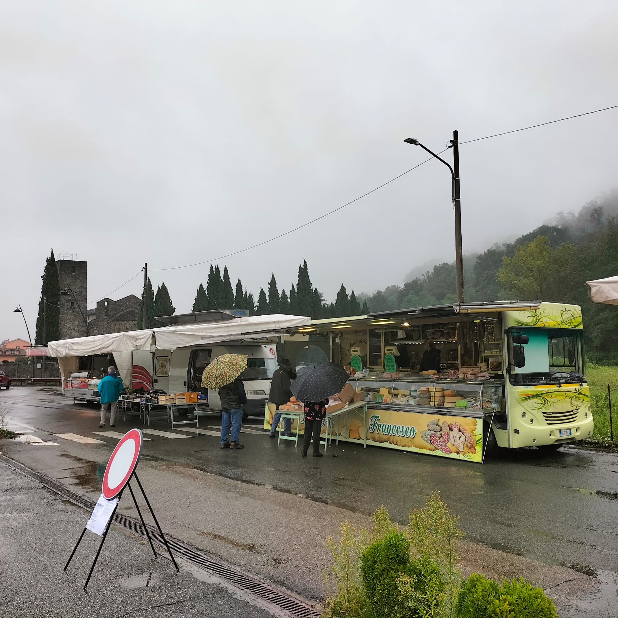 Filattiera: ritorna il mercato, tutti i lunedì al Ponte Filattiera: ritorna il mercato, tutti i lunedì al Ponte