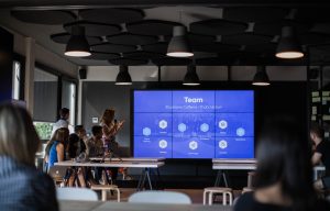 Gli spazi di coworking negli uffici di Caffeina a Parma