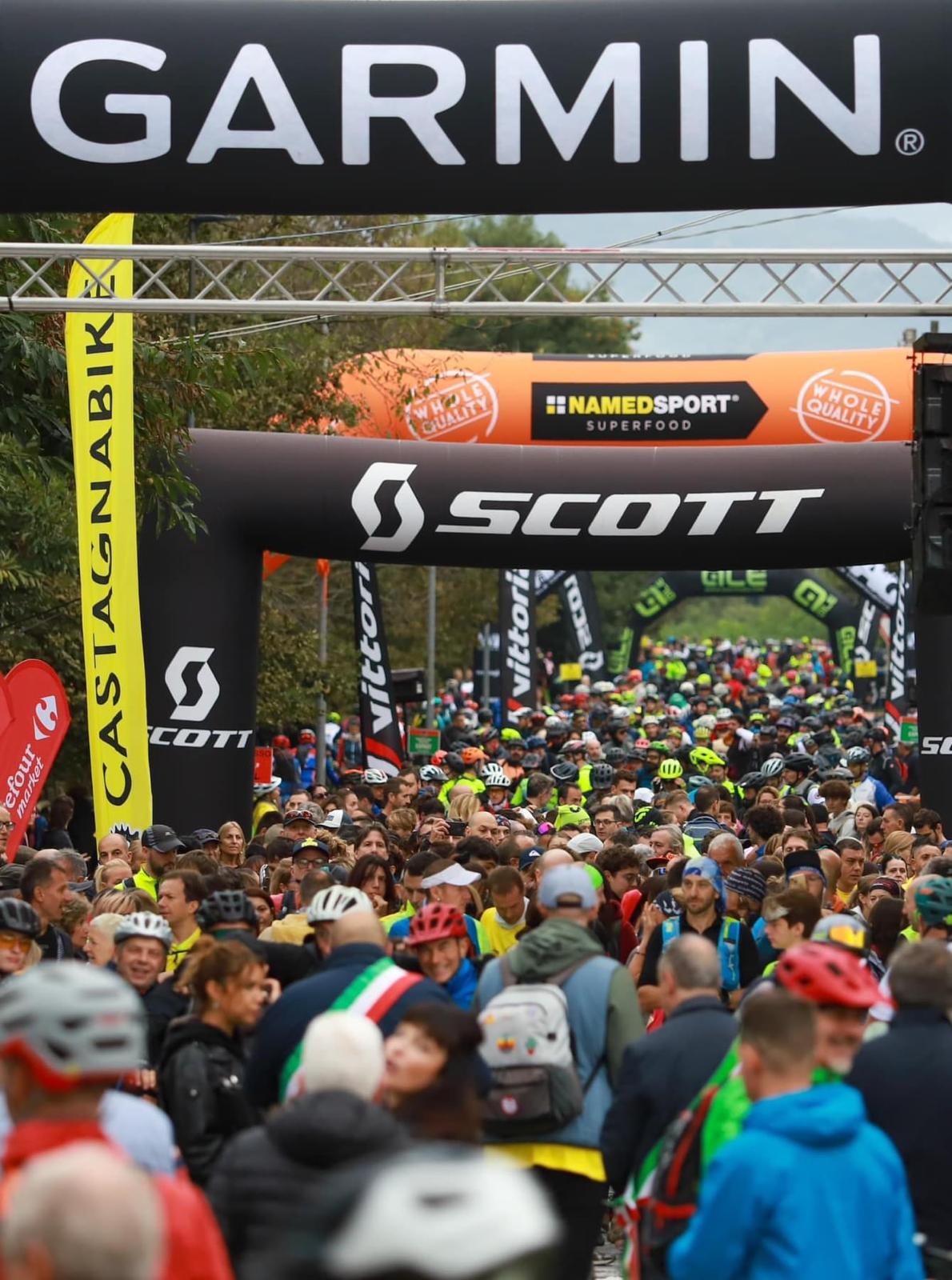 La carica dei 2.000 alla 20a Castagna Bike La carica dei 2.000 alla 20a Castagna Bike