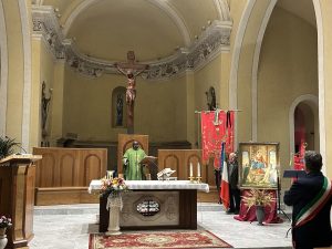 La Santa Messa di suffragio all’Abbazia di San Caprasio, officiata da Don Anthony Nnadi.
