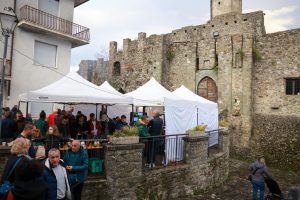 Un momento della manifestazione "Dal ribollir dei tini" (Foto Lunigiana World)