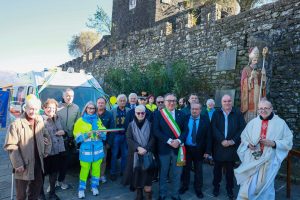 Il taglio del nastro (Foto Lunigiana World)