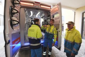Nuova ambulanza alla misericordia (foto Massimo Pasquali)