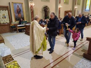 La consegna delle offerte dei prodotti della terra