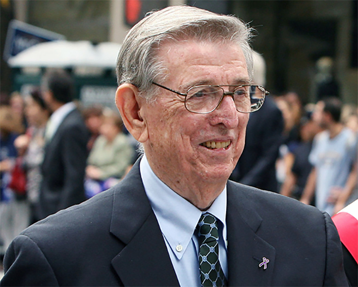 Lou Carnesecca: le radici a Cargalla e una lunga vita a insegnare basket Lou Carnesecca: le radici a Cargalla e una lunga vita a insegnare basket