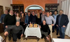 Il gruppo dei diplomato al Belmesseri nel 1989, che si sono ritrovati a Mulazzo
