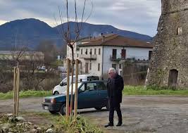 Licciana: nuovo verde, con 7 piante al Castello di Terrarossa