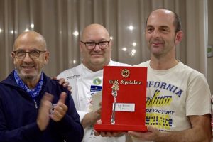 La premiazione dello chef del Podere Conti di Filattiera, Giulio Bellano, nell'ambito del concorso Upvivium 2024