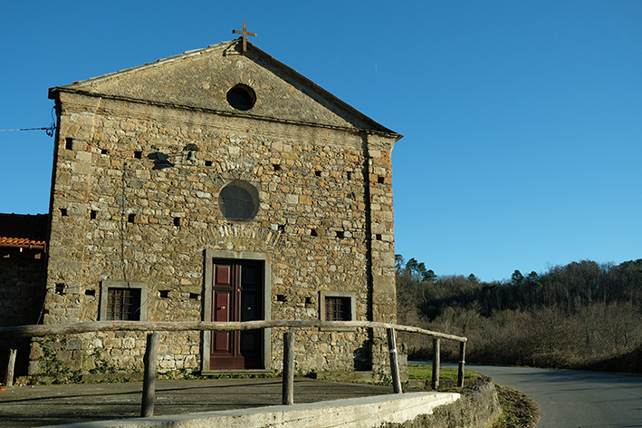 La chiesa di Bocchignola e la Strada dei Morti La chiesa di Bocchignola e la Strada dei Morti