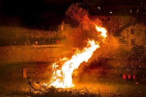 Il falò di Mulazzo (Foto Walter Massari)