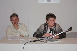 Maria Luisa Simoncelli con Giulio Armanini, dirigente scolastico e direttore de il Corriere Apuano