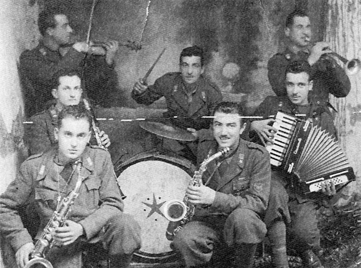 Silenziosi quaderni neri ora sono diventati storia Silenziosi quaderni neri ora sono diventati storia