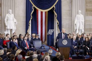 Il momento dell’insediamento di Donald Trump (Foto AFP/SIR)