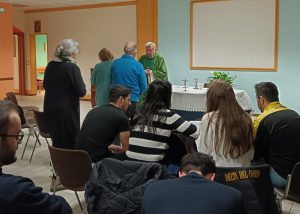 Un momento della Santa Messa celebrata da don Giovanni Barbieri