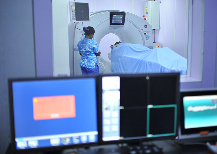 Sanità pubblica in ritirata: cresce il privato, per chi riesce a pagare Sanità pubblica in ritirata: cresce il privato, per chi riesce a pagare