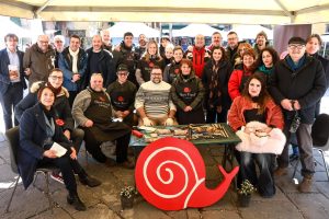 I partecipanti alla tavola rotonda che ha aperto la prima edizione del "Mercato delle terra" (Foto Lunigiana World)