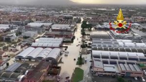 L'area industriale del pratese durante l'alluvione del novembre 2023 che ha interessato varie zone della Toscana