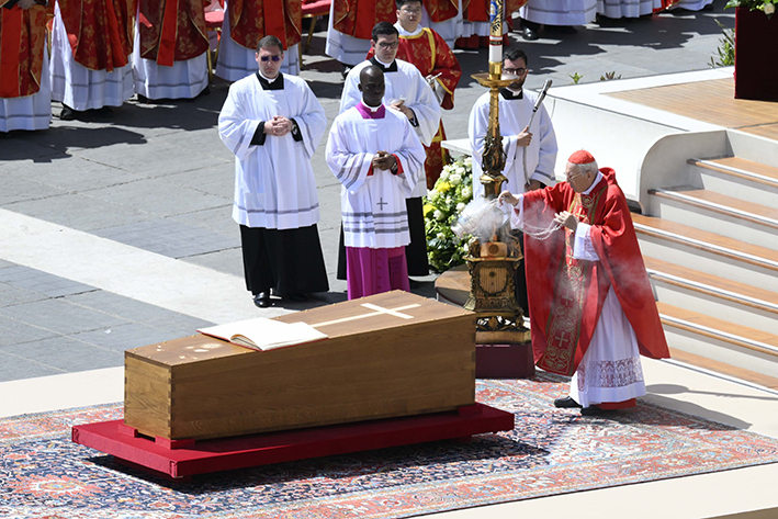 “Fratelli tutti” nella straordinaria partecipazione ai funerali del Papa “Fratelli tutti” nella straordinaria partecipazione ai funerali del Papa