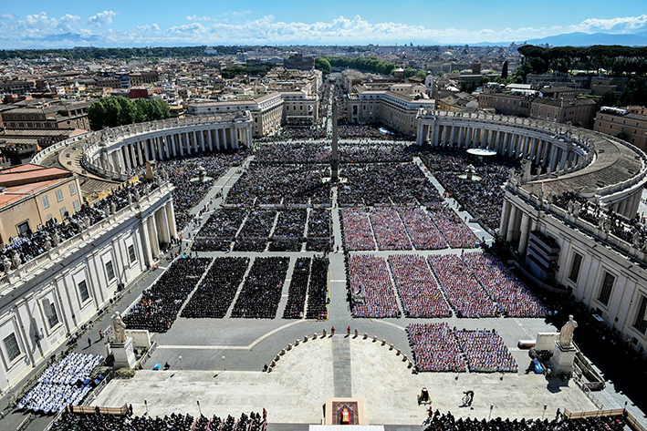 Francesco il papa della gioia e del dialogo Francesco il papa della gioia e del dialogo