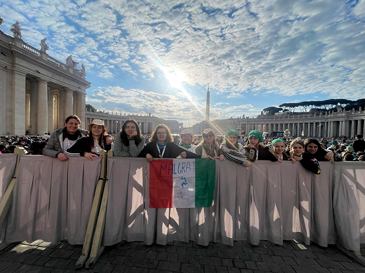 La gioia pasquale nel volto di ragazzi e adolescenti da tutto il mondo La gioia pasquale nel volto di ragazzi e adolescenti da tutto il mondo
