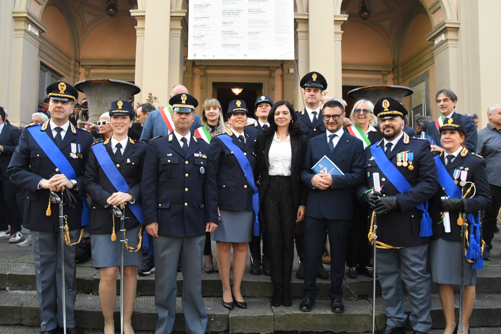 A Massa premiati tre agenti della caserma di Pontremoli A Massa premiati tre agenti della caserma di Pontremoli