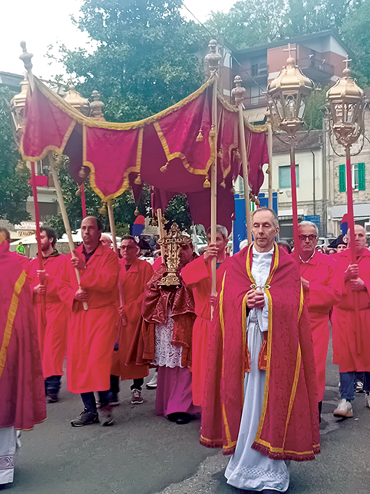 Bagnone: attorno alla Croce per rafforzare la nostra fede Bagnone: attorno alla Croce per rafforzare la nostra fede