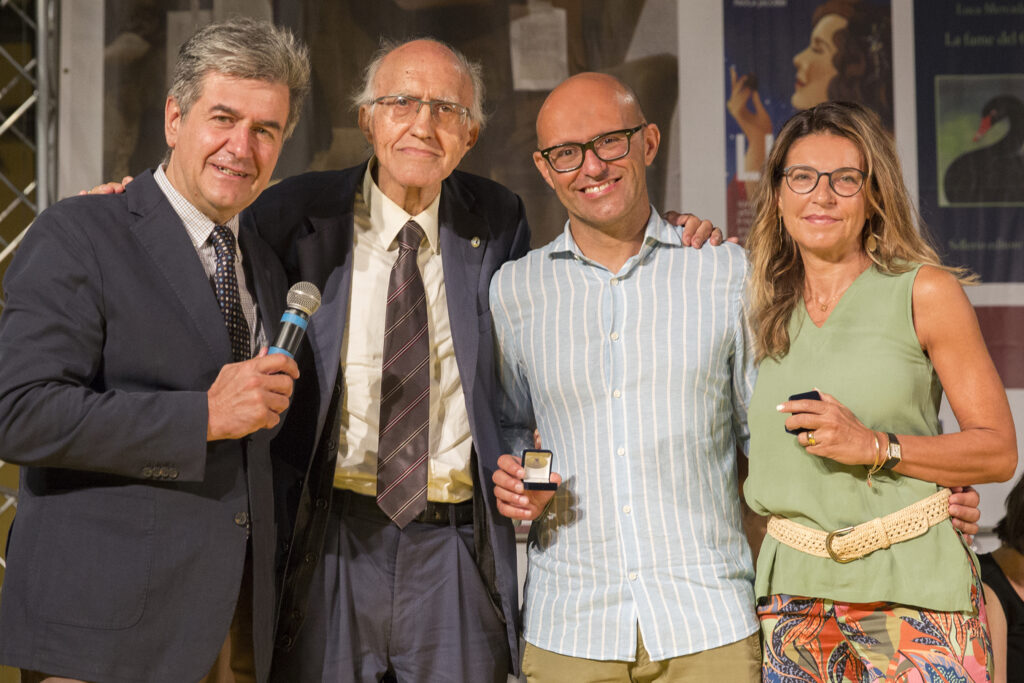 Il momento della premiazione della Gerla d'oro (Foto Walter Massari)
