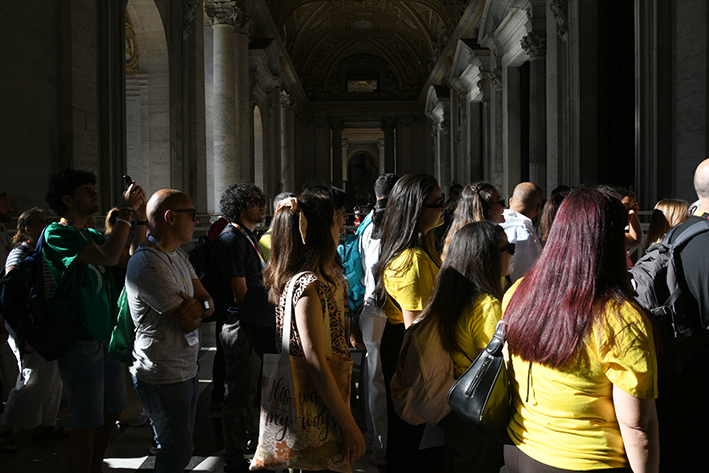 Una società che fa fatica a comprendere la complessità dell’universo dei giovani