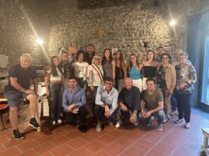 Il consiglio comunale di Filattiera con la atlete del Pallavolo Orsaro Filattiera