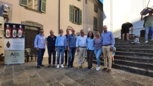 Bancarel'Miele, foto di gruppo con i produttori e istituzioni insieme
