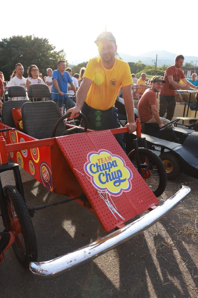 Una delle vetture presente alla “Gara dei barossi” (Foto Lunigiana World)