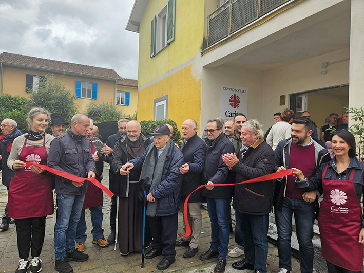 Accoglienza, ascolto e dignità: a Massa riapre la mensa della Caritas