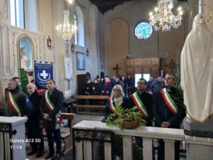 Le autorità presenti al ricordo dell'eccidio di Regnano