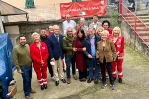 Il gruppo dei volontari della Croce Rossa di Albiano e dei medici che hanno contributo alla realizzazione della giornata