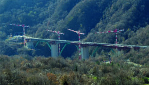 Un'immagine del viadotto di Gravagna