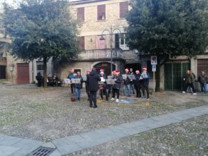 L'esibizione della Banda Musicale Filattiera in occasione dell'accensione dell'albero di Natale a Filattiera