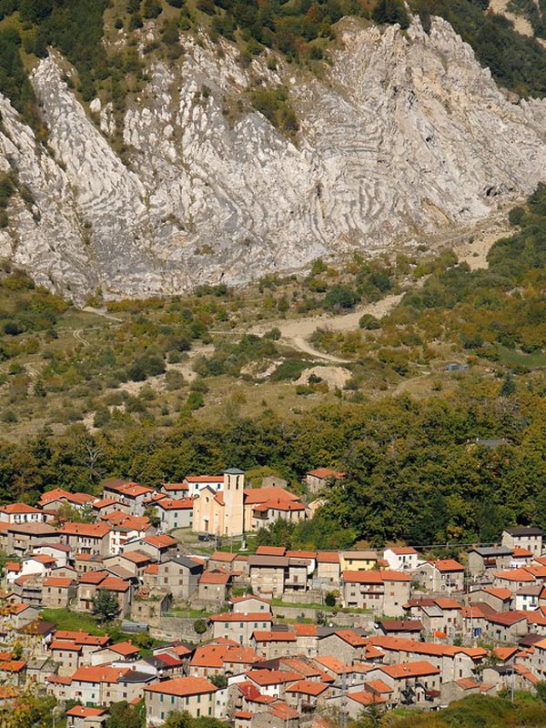 Fivizzano: i Gessi Triassici di Sassalbo entrano nel Parco dell’Appennino