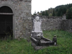 L'interno del Cimitero degli Svizzeri a Fivizzano