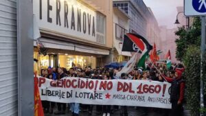 Il corteo pro Palestina a Massa