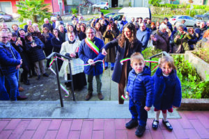 Un momento dell'inaugurazione della farmacia (Foto Walter Massari)