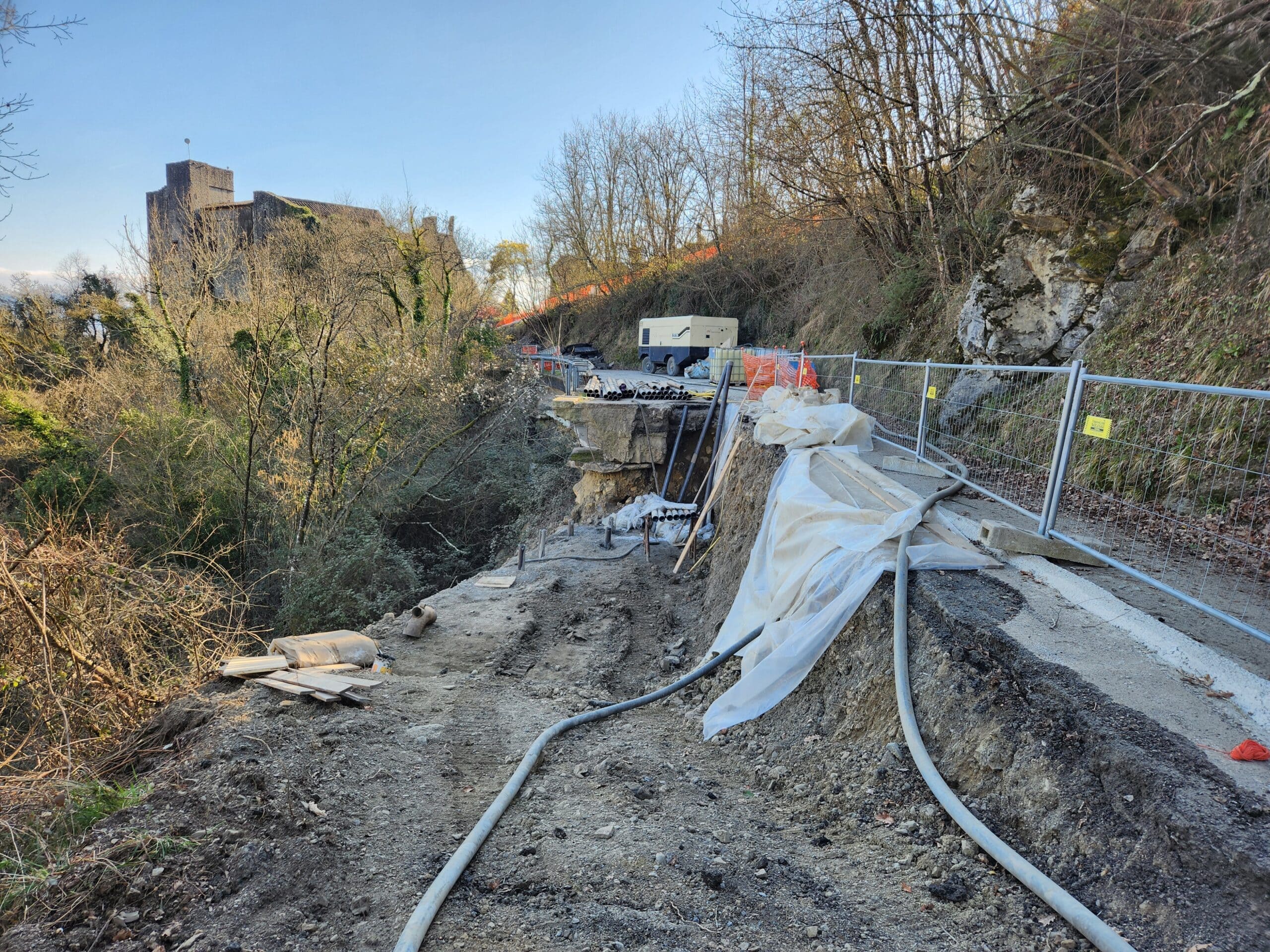 Ultime settimane di attesa per la riapertura della strada di Lusuolo
