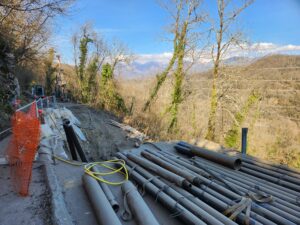 I lavori sulla frana sulla SP 61 per Canossa