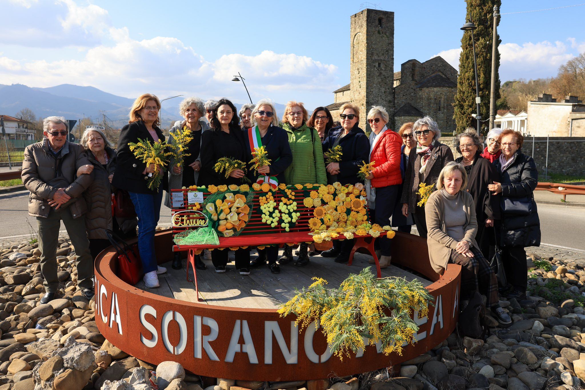 Inaugurate due panchine nel segno del rispetto e della valorizzazione del ruolo delle donne