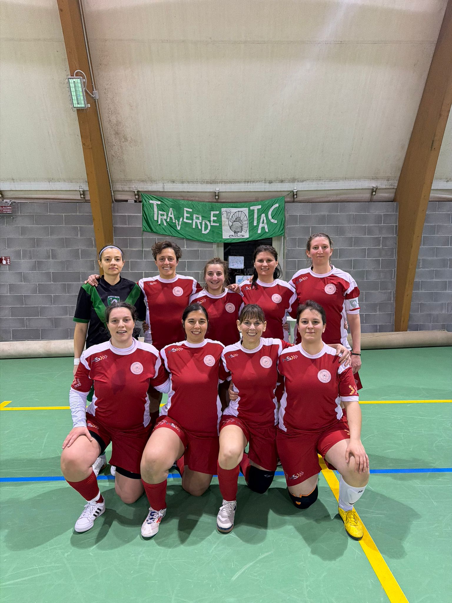 Calcio femminile a 5: le ragazze del Traverde TAC salutano il pubblico amico con una grande gara