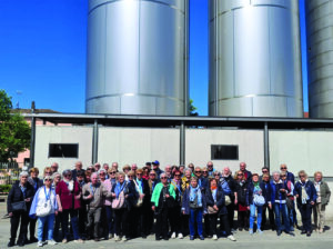Foto del gruppo dell'UniTre in visita al locale Museo della Vasca Votiva
