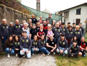 Il gruppo degli organizzatori della Sagra della Cipolla (Foto Lunigiana World)