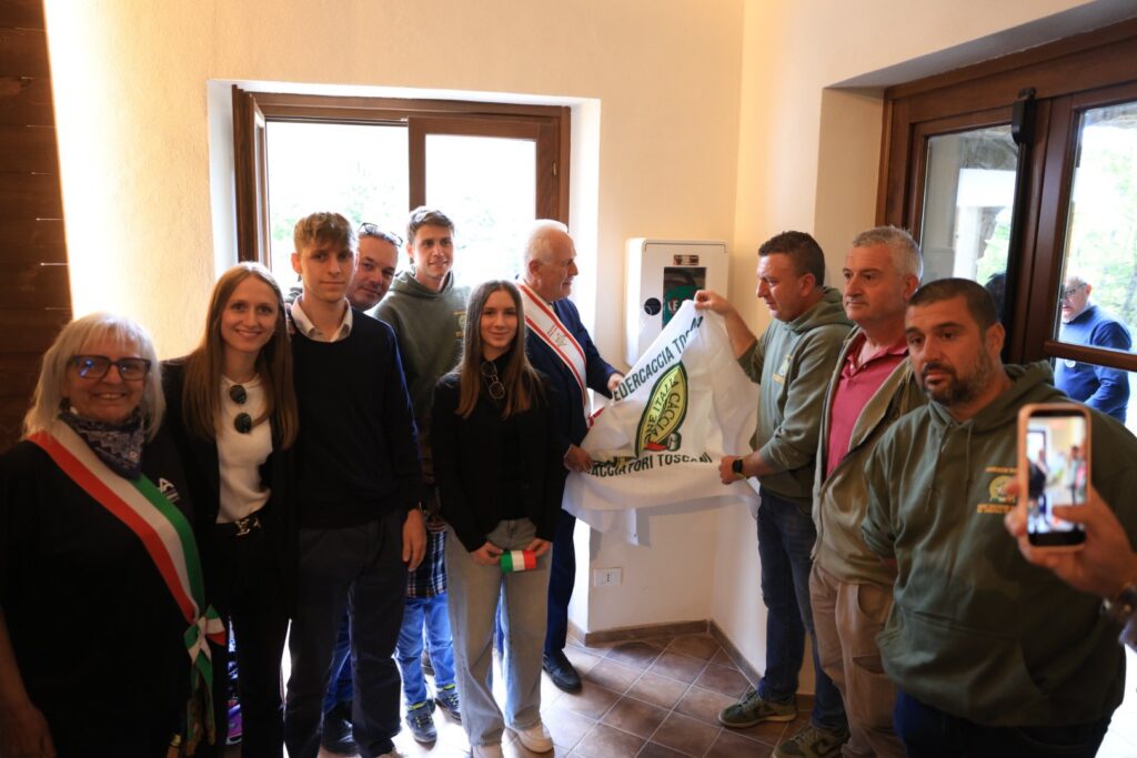 L'inaugurazione del defibrillatore