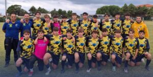 Rosa e staff del Serricciolo, squadra vincitrice degli Juniores Provinciali