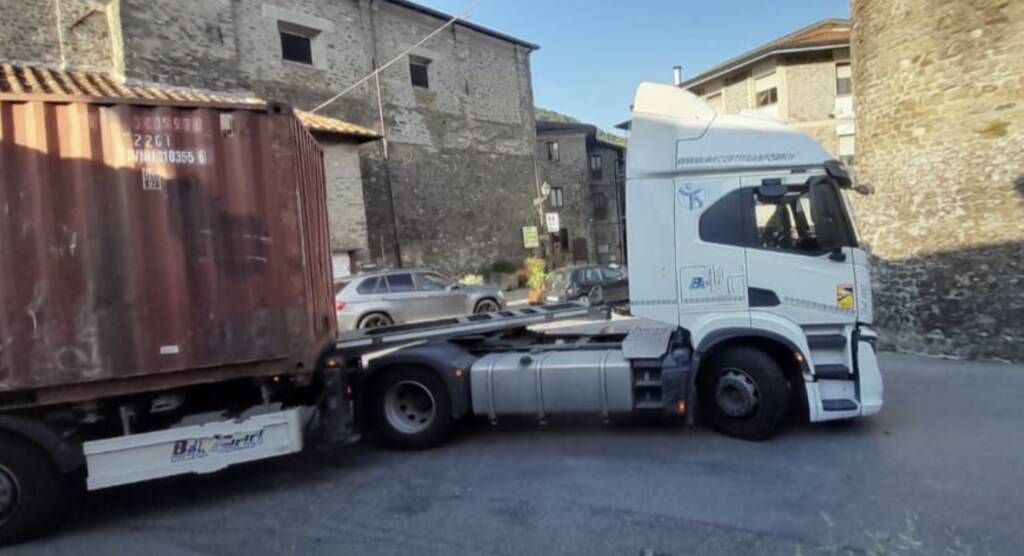 Il transito dei mezzi pesanti della Kerakoll al centro del consiglio comunale