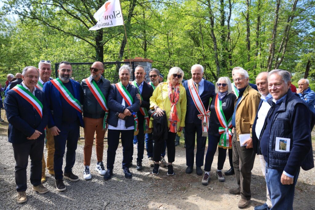 Foto delle autorità presenti (Lunigiana World)